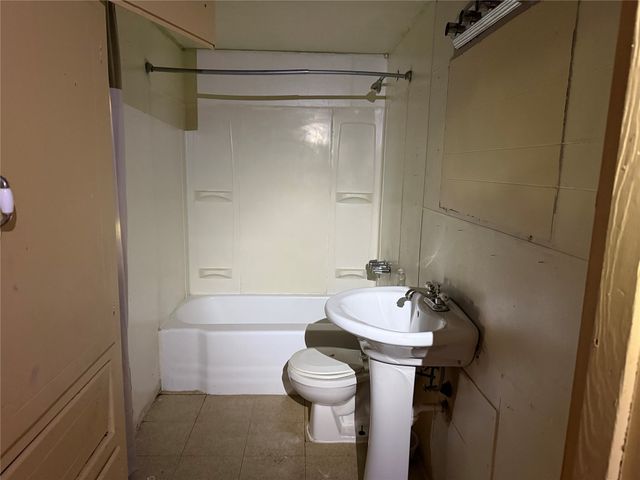 1805 Traffic Street, Bossier City, LA 71111