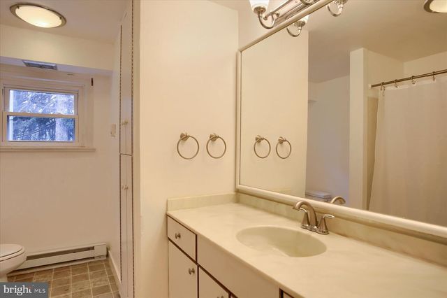 308 E MAIN ST, Mechanicsburg, PA 17055