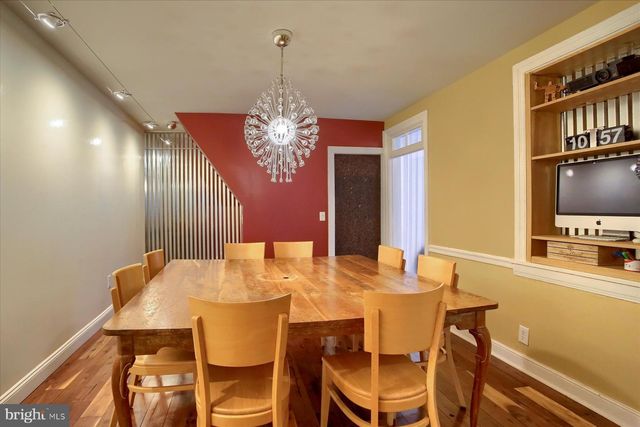 308 E MAIN ST, Mechanicsburg, PA 17055
