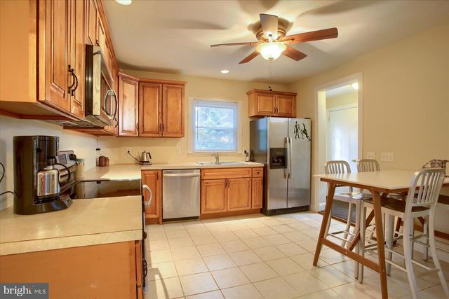 308 E MAIN ST, Mechanicsburg, PA 17055
