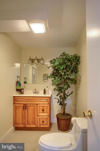 308 E MAIN ST, Mechanicsburg, PA 17055