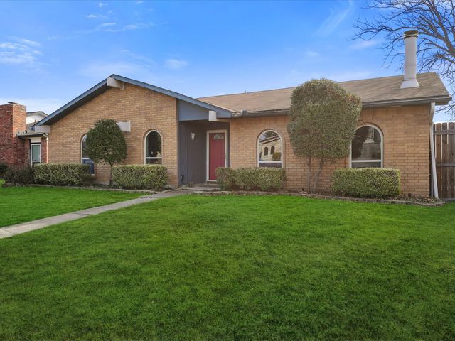 4316 Woodbluff Drive, Mesquite, TX 75150