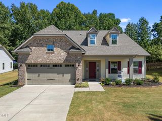 811 Tupelo Glen Court, Fuquay Varina, NC 27526