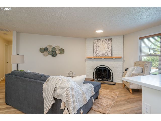 1452 Ne CENTURION Dr, Gresham, OR 97030