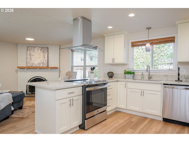 1452 Ne CENTURION Dr, Gresham, OR 97030