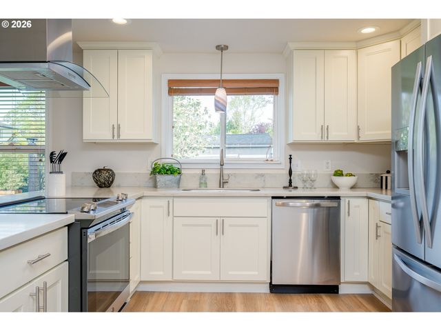 1452 Ne CENTURION Dr, Gresham, OR 97030