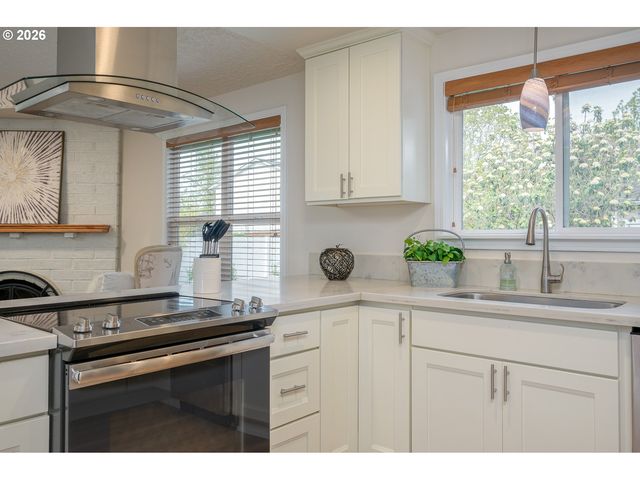 1452 Ne CENTURION Dr, Gresham, OR 97030