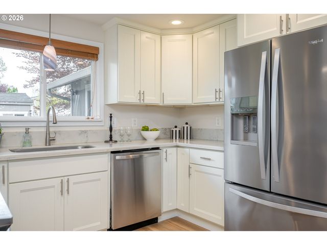 1452 Ne CENTURION Dr, Gresham, OR 97030