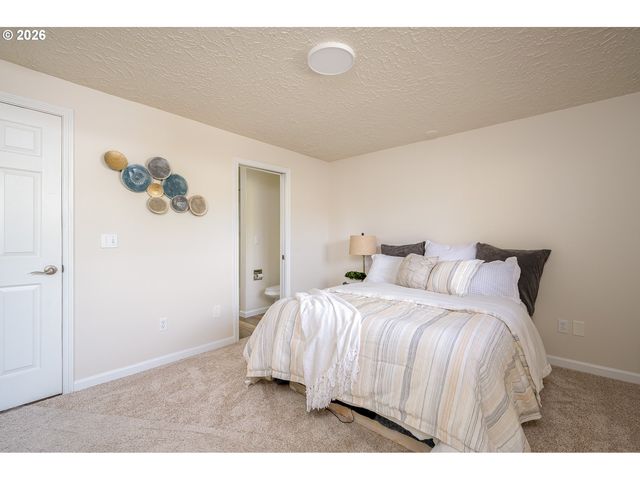 1452 Ne CENTURION Dr, Gresham, OR 97030