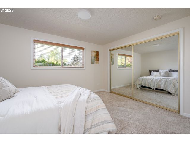 1452 Ne CENTURION Dr, Gresham, OR 97030