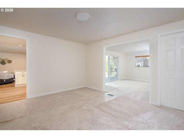 1452 Ne CENTURION Dr, Gresham, OR 97030