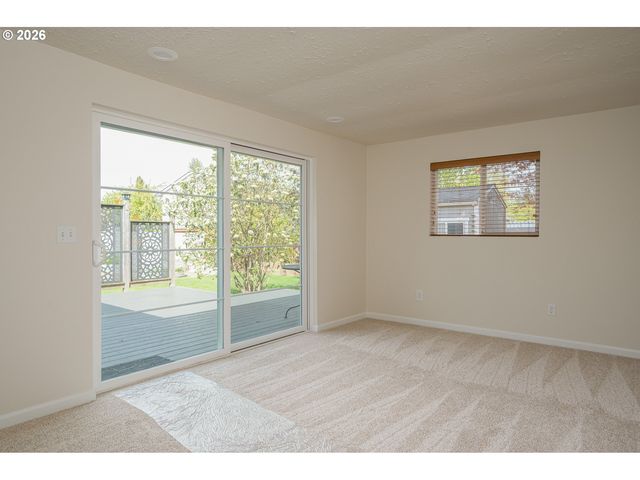 1452 Ne CENTURION Dr, Gresham, OR 97030