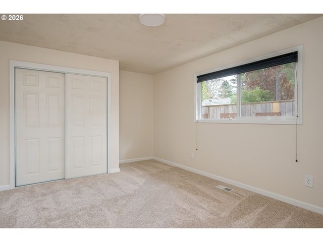 1452 Ne CENTURION Dr, Gresham, OR 97030