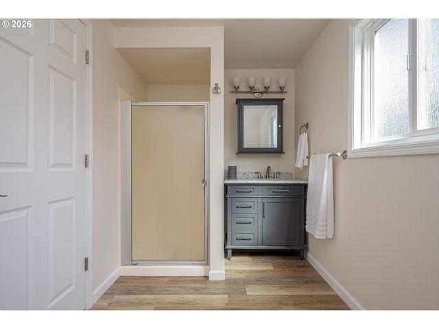 1452 Ne CENTURION Dr, Gresham, OR 97030