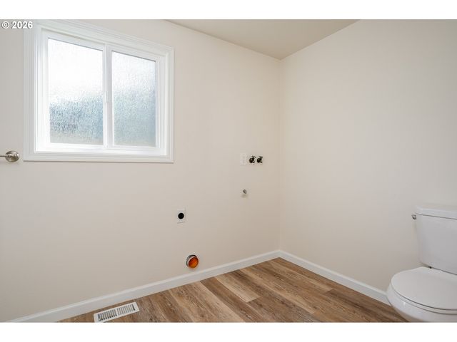 1452 Ne CENTURION Dr, Gresham, OR 97030