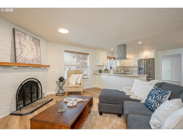 1452 Ne CENTURION Dr, Gresham, OR 97030