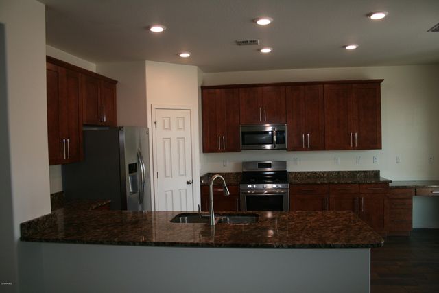 10765 W BRONCO Trail, Peoria, AZ 85383