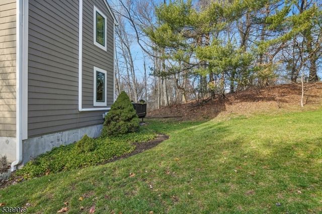 51 Mill Pond Rd 51, Woodland Park, NJ 07424