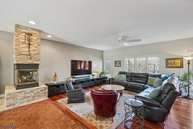 51 Mill Pond Rd 51, Woodland Park, NJ 07424