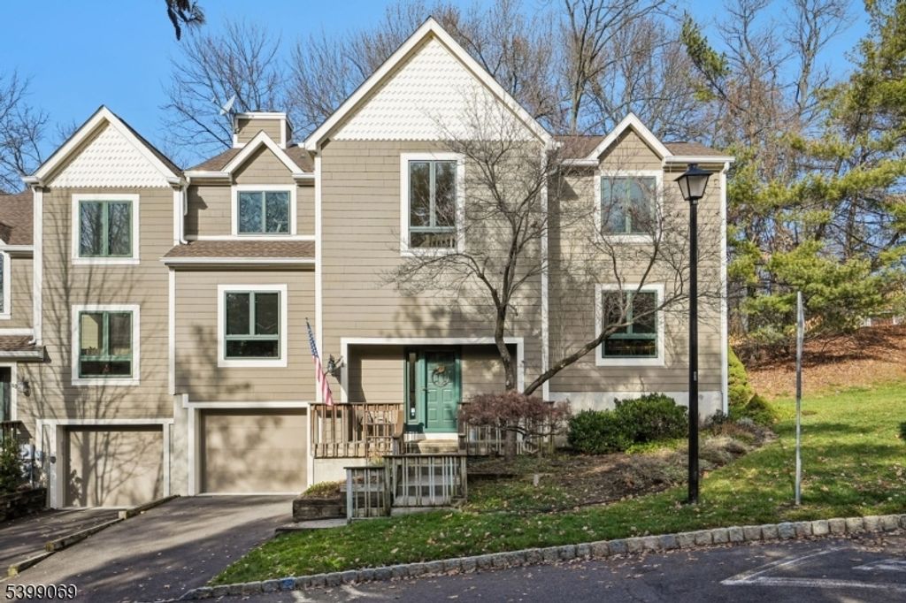 51 Mill Pond Rd 51, Woodland Park, NJ 07424