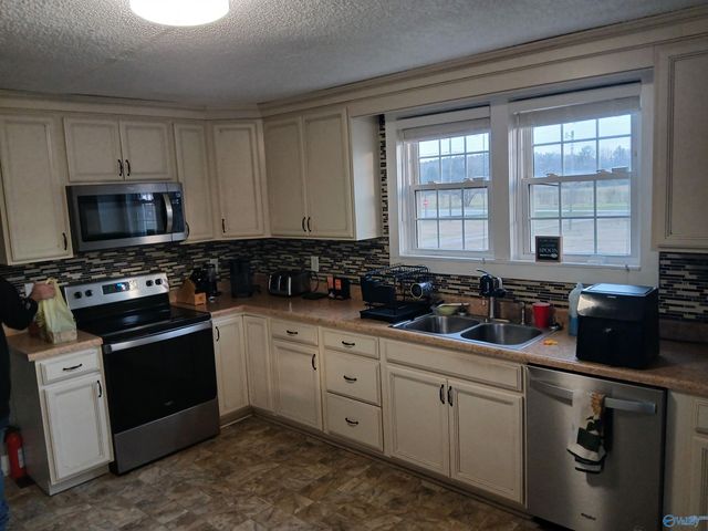 26 Sharpford Road, Somerville, AL 35670