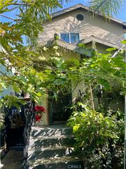 6558 S Van Ness, Los Angeles, CA 90047