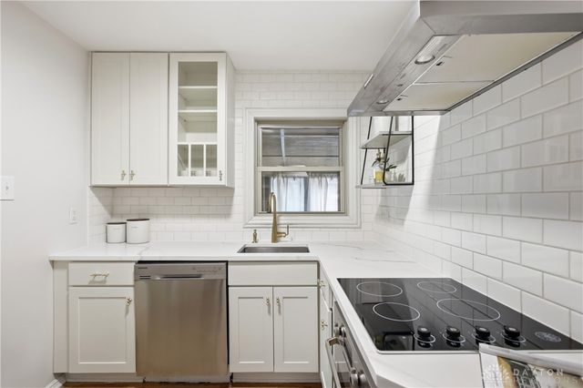 235 Claranna Avenue, Oakwood, OH 45419