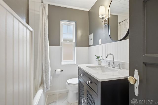 235 Claranna Avenue, Oakwood, OH 45419