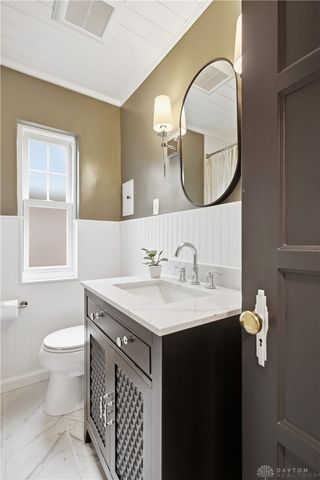 235 Claranna Avenue, Oakwood, OH 45419