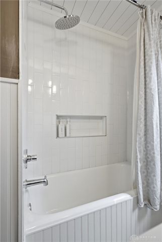 235 Claranna Avenue, Oakwood, OH 45419