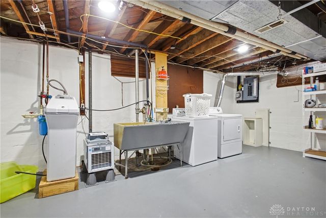 235 Claranna Avenue, Oakwood, OH 45419