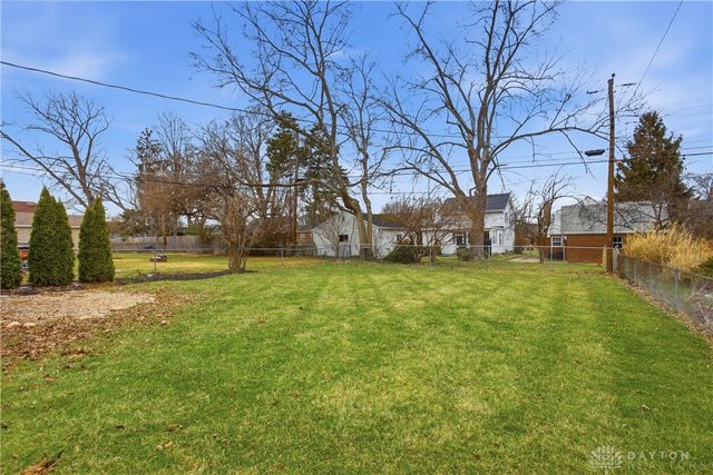 235 Claranna Avenue, Oakwood, OH 45419