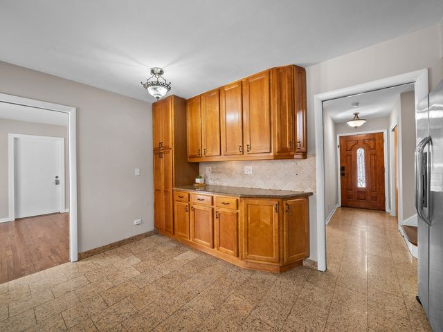 105 E ELAINE Circle, Prospect Heights, IL 60070