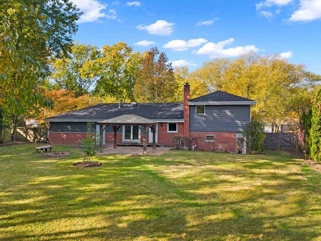 105 E ELAINE Circle, Prospect Heights, IL 60070