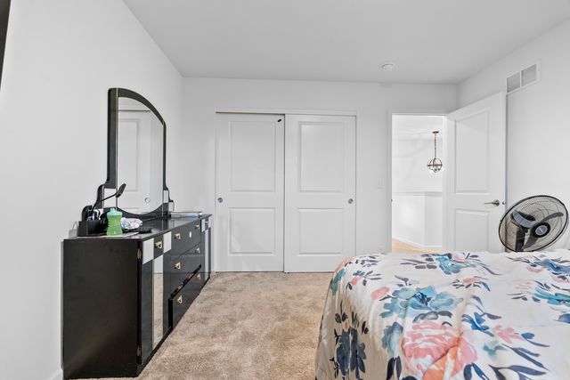 668 Braemore Lane, Yorkville, IL 60560