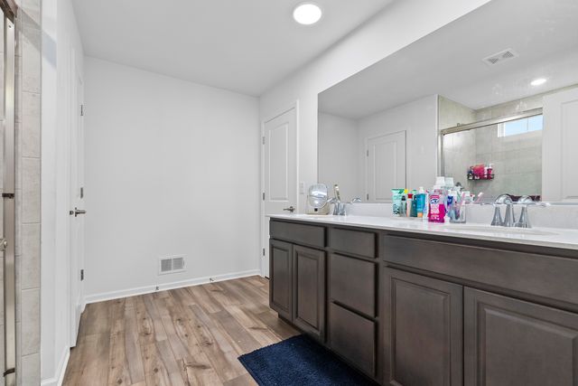 668 Braemore Lane, Yorkville, IL 60560