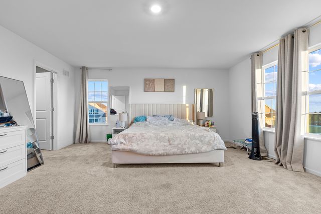 668 Braemore Lane, Yorkville, IL 60560