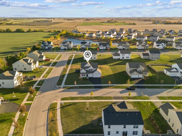 668 Braemore Lane, Yorkville, IL 60560