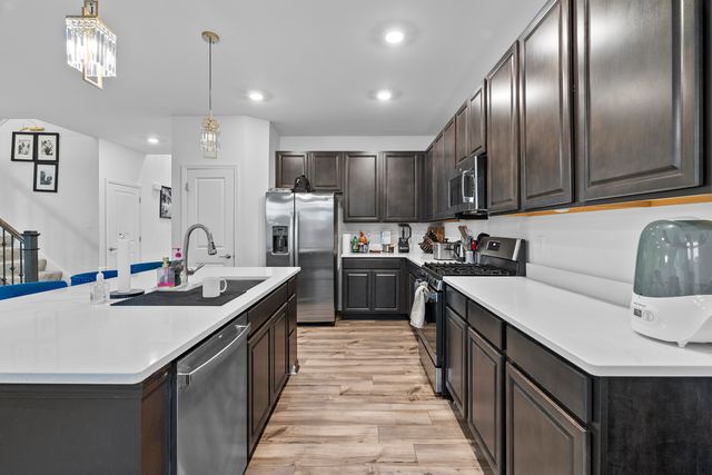 668 Braemore Lane, Yorkville, IL 60560