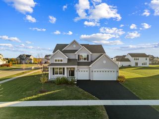 668 Braemore Lane, Yorkville, IL 60560