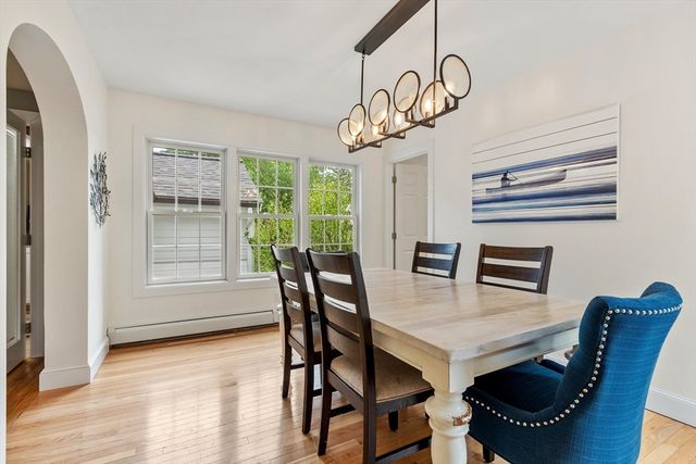 230 Harrington Ave, Concord, MA 01742
