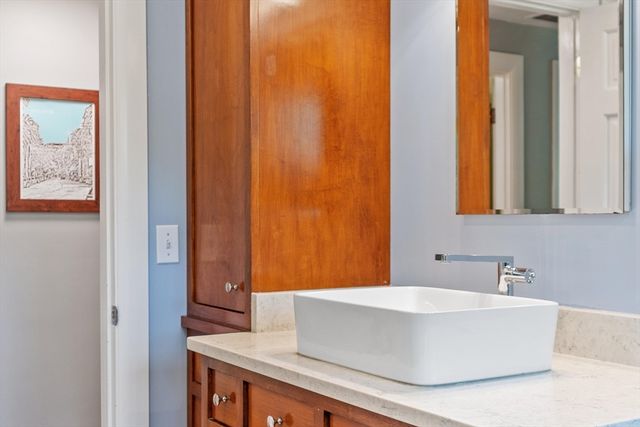 230 Harrington Ave, Concord, MA 01742