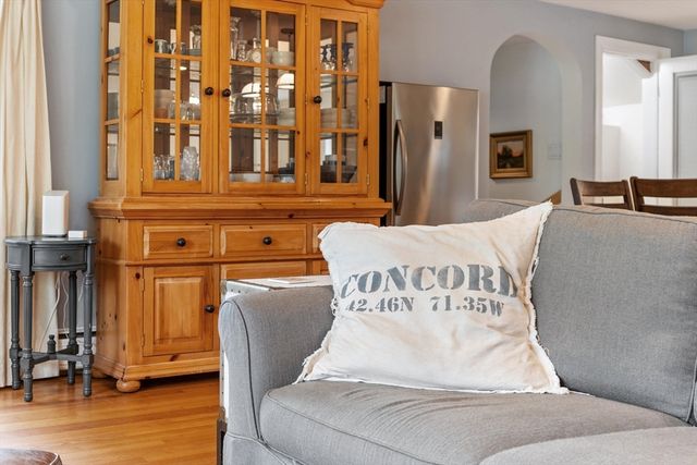 230 Harrington Ave, Concord, MA 01742