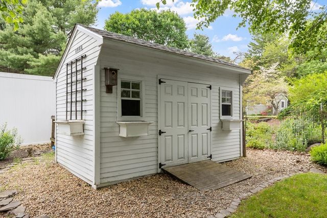 230 Harrington Ave, Concord, MA 01742
