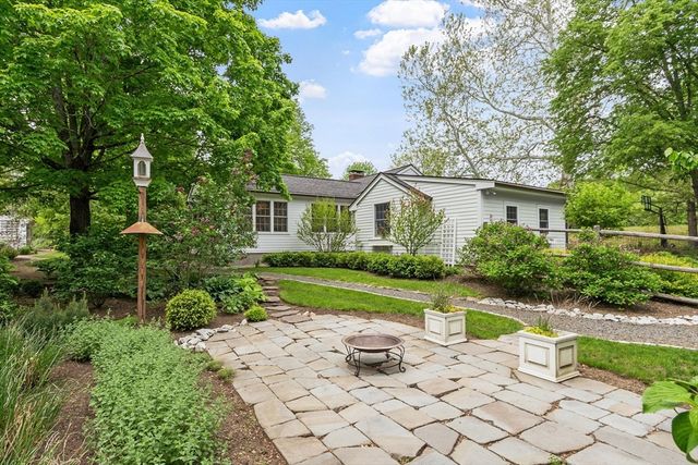 230 Harrington Ave, Concord, MA 01742
