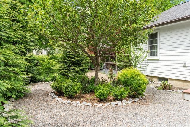 230 Harrington Ave, Concord, MA 01742