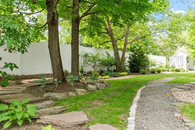 230 Harrington Ave, Concord, MA 01742