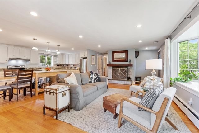 230 Harrington Ave, Concord, MA 01742