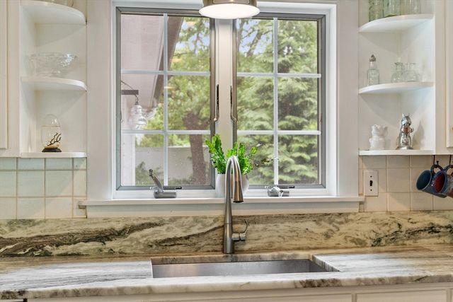 230 Harrington Ave, Concord, MA 01742
