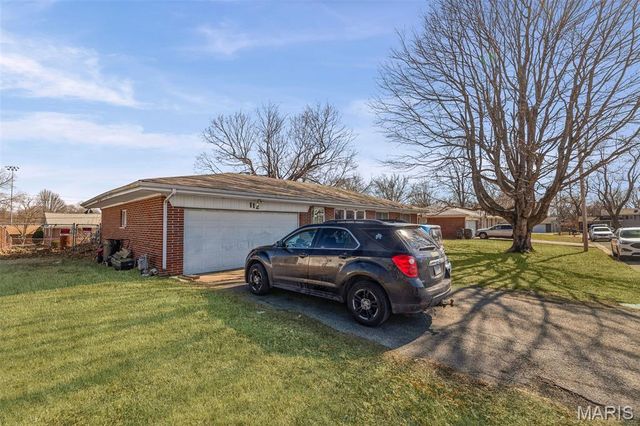 112 Freedom Drive, Belleville, IL 62226
